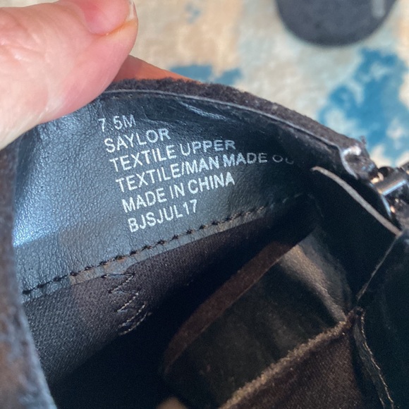 Esprit
Saylor Brocade Booties - Picture 5 of 6